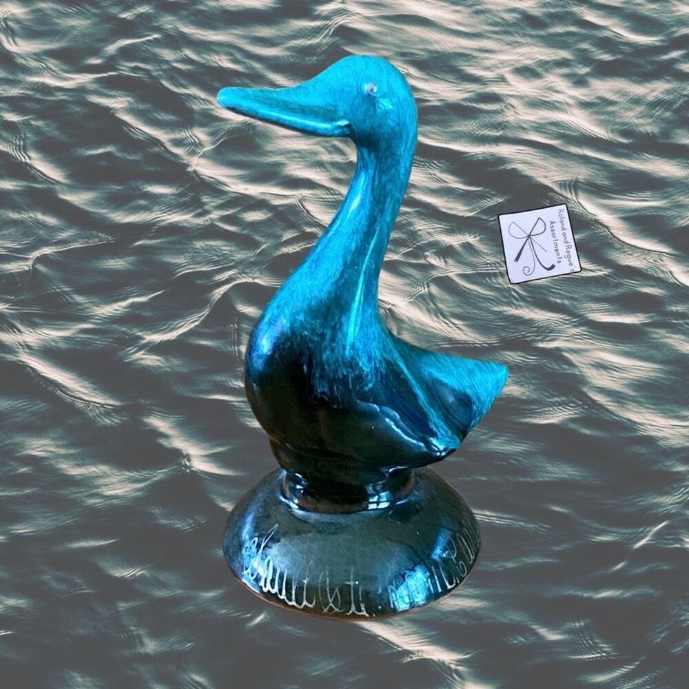 Kenora Ontario Canada drip pottery goose figurine